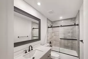 2700 S Oakland Forest Dr, Oakland Park, FL 33309 - Photo 16