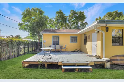 713 NE 35th Street, Oakland Park, FL 33334 - Photo 6