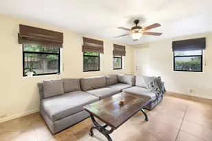 713 NE 35th St, Oakland Park, FL 33334 - Photo 10