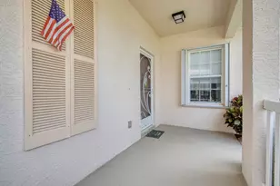 848 NW Sorrento Ln, Port Saint Lucie, FL 34986 - Photo 4