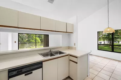 9297 Laurel Green Drive, Boynton Beach, FL 33437 - Photo 16
