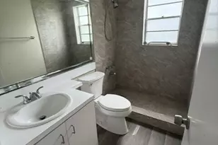 36 Norwich B, West Palm Beach, FL 33417 - Photo 6