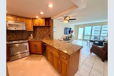 133 N Pompano Beach Boulevard #709, Pompano Beach, FL 33062 - Photo 6