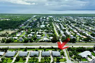9095 SE Hobe Ridge Ave, Hobe Sound, FL 33455 - Photo 4