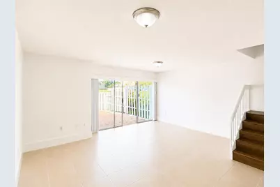 887 Crystal Lake Drive, Pompano Beach, FL 33064 - Photo 6