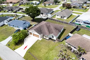 232 SW Aldoro Pl, Port Saint Lucie, FL 34953 - Photo 4