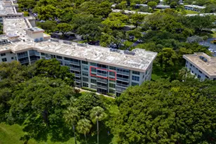 3900 Oaks Clubhouse Dr, Pompano Beach, FL 33069 - Photo 16