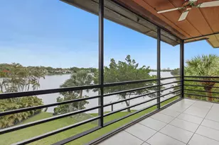 661 NE 195th St, Miami, FL 33179 - Photo 4