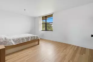 661 NE 195th St, Miami, FL 33179 - Photo 10