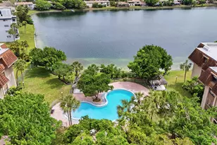 661 NE 195th St, Miami, FL 33179 - Photo 16