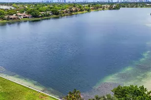 661 NE 195th St, Miami, FL 33179 - Photo 18