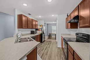 2226 SE Heathwood Cir, Port Saint Lucie, FL 34952 - Photo 10