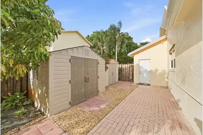 5787 SW 57th Way, Davie, FL 33314 - Photo 32