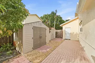 5787 SW 57th Way, Davie, FL 33314 - Photo 32