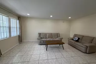 229 E Durham E, Deerfield Beach, FL 33442 - Photo 4
