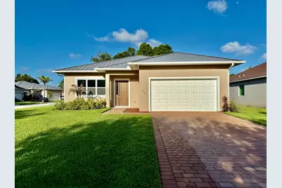 660 NE Moss Rose Place, Port Saint Lucie, FL 34983 - Photo 2