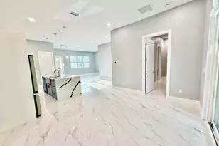 660 NE Moss Rose Pl, Port Saint Lucie, FL 34983 - Photo 8
