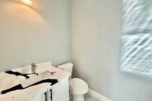 660 NE Moss Rose Pl, Port Saint Lucie, FL 34983 - Photo 6