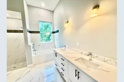 675 NE Moss Rose Place, Port Saint Lucie, FL 34983 - Photo 16