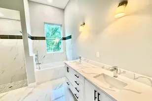 675 NE Moss Rose Pl, Port Saint Lucie, FL 34983 - Photo 16