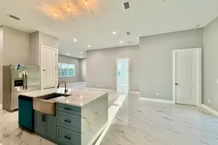 675 NE Moss Rose Pl, Port Saint Lucie, FL 34983 - Photo 18