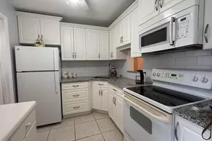 108 NE 20th Ave NE, Boynton Beach, FL 33435 - Photo 2
