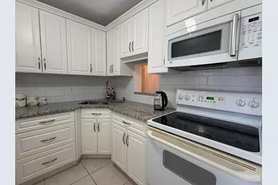 108 NE 20th Avenue NE #206, Boynton Beach, FL 33435 - Photo 4