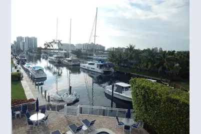 3220 Bayview Drive #314, Fort Lauderdale, FL 33306 - Photo 12