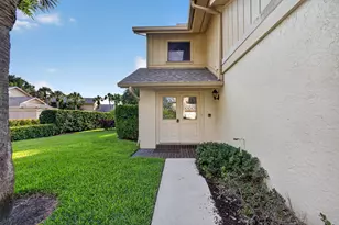 17137 Waterbend Dr, Jupiter, FL 33477 - Photo 2
