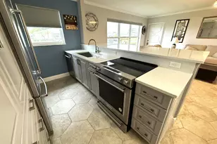 916 Savannas Point Dr, Fort Pierce, FL 34982 - Photo 10
