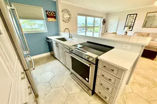 916 Savannas Point Dr, Fort Pierce, FL 34982 - Photo 6
