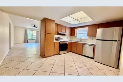 9121 E Highland Pines Drive, Palm Beach Gardens, FL 33418 - Photo 2
