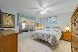 22 Ridge Pointe Dr, Boynton Beach, FL 33435 - Photo 8
