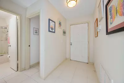 22 Ridge Pointe Drive #C, Boynton Beach, FL 33435 - Photo 2