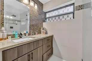 1490 Laguna Ln, Pembroke Pines, FL 33026 - Photo 18