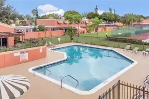 1490 Laguna Ln, Pembroke Pines, FL 33026 - Photo 20