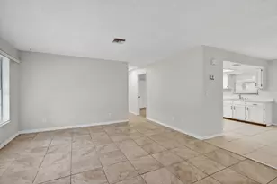 941 SE Atlantus Ave, Port Saint Lucie, FL 34983 - Photo 4