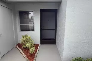 18528 Hidden Way, Boca Raton, FL 33496 - Photo 2