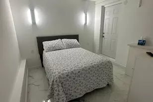 340 N 70th Terrace, Hollywood, FL 33024 - Photo 2