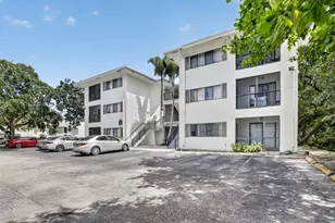 2445 SW 18th Terrace, Fort Lauderdale, FL 33315 - Photo 2
