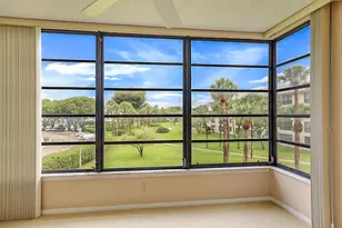 3526 Whitehall Dr, West Palm Beach, FL 33401 - Photo 10