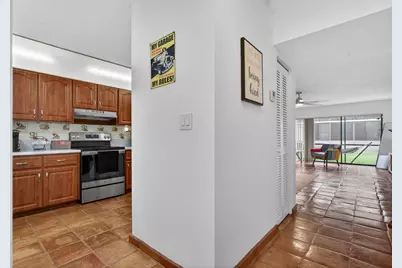 172 W Laurel Drive #1102, Margate, FL 33063 - Photo 4