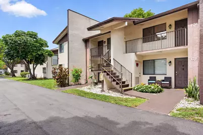 172 W Laurel Drive #1102, Margate, FL 33063 - Photo 2