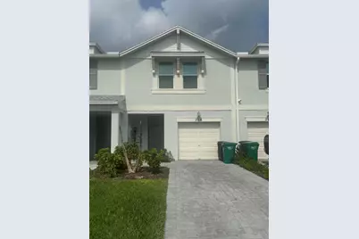 526 Salisbury Circle, Fort Pierce, FL 34982 - Photo 1