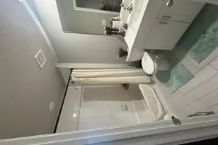 526 Salisbury Cir, Fort Pierce, FL 34982 - Photo 8