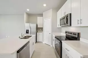 526 Salisbury Cir, Fort Pierce, FL 34982 - Photo 6