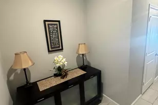 526 Salisbury Cir, Fort Pierce, FL 34982 - Photo 2