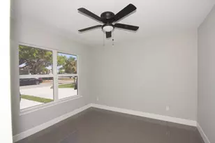 195 S 4th St, Lantana, FL 33462 - Photo 8