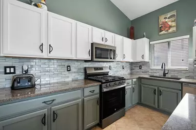 2480 SE Springtree Place, Stuart, FL 34997 - Photo 10