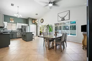 2480 SE Springtree Pl, Stuart, FL 34997 - Photo 12